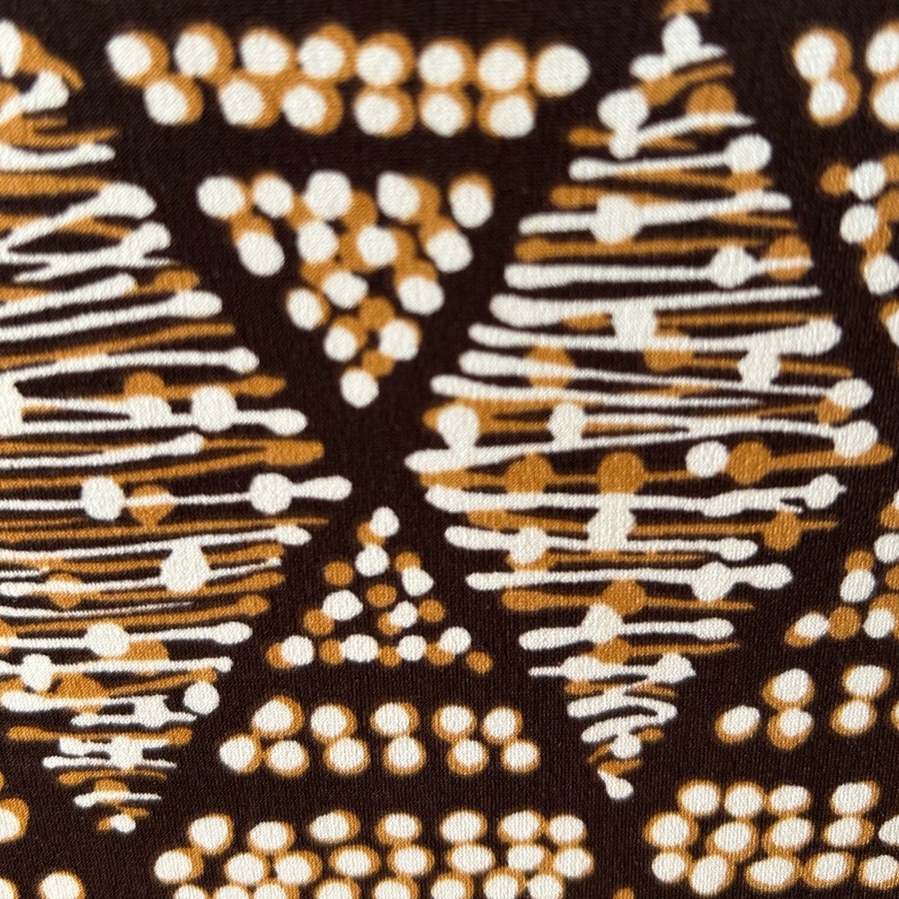 Triangles and dots blouse - Picture 6 of 6